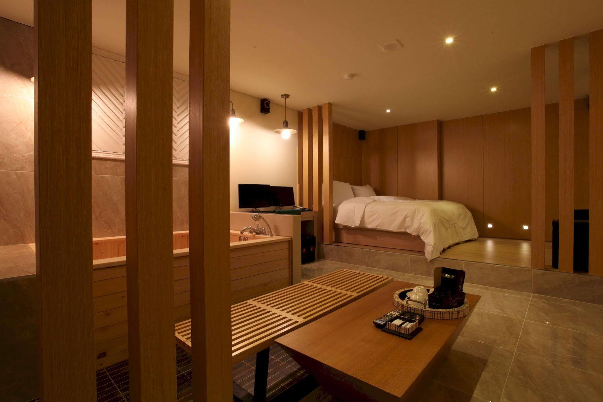 Diva Hotel Seoul Bagian luar foto