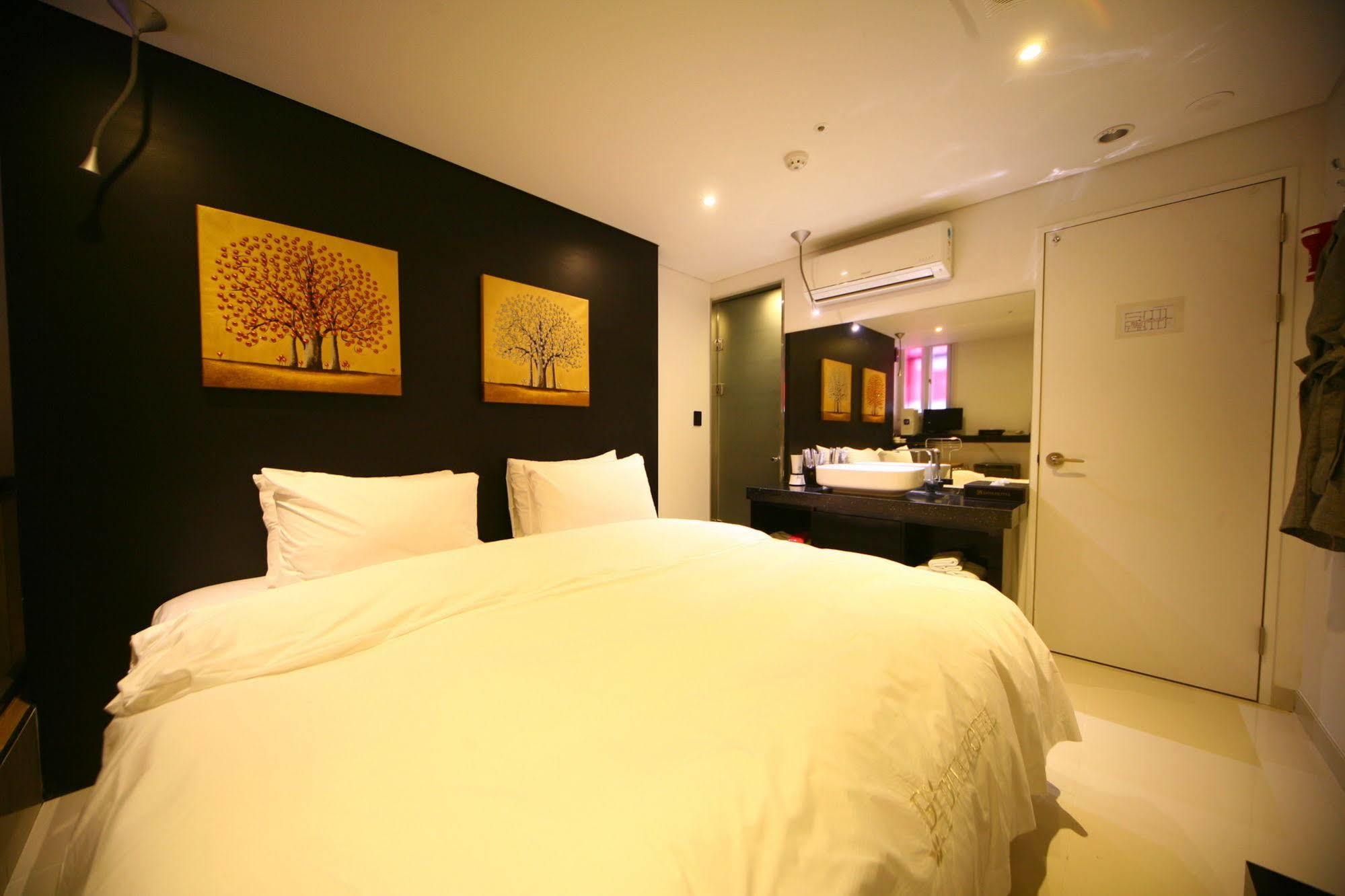 Diva Hotel Seoul Bagian luar foto