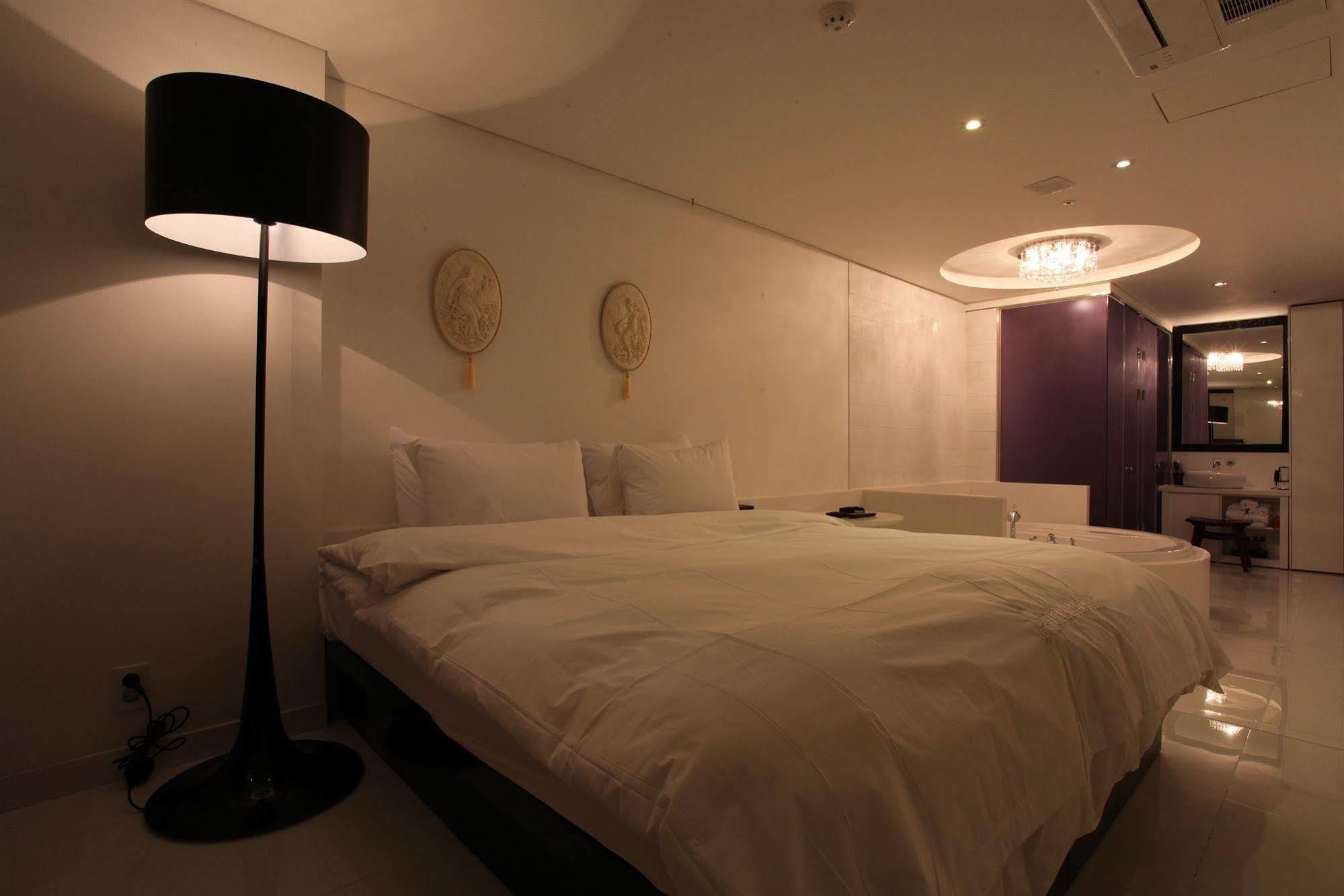 Diva Hotel Seoul Bagian luar foto