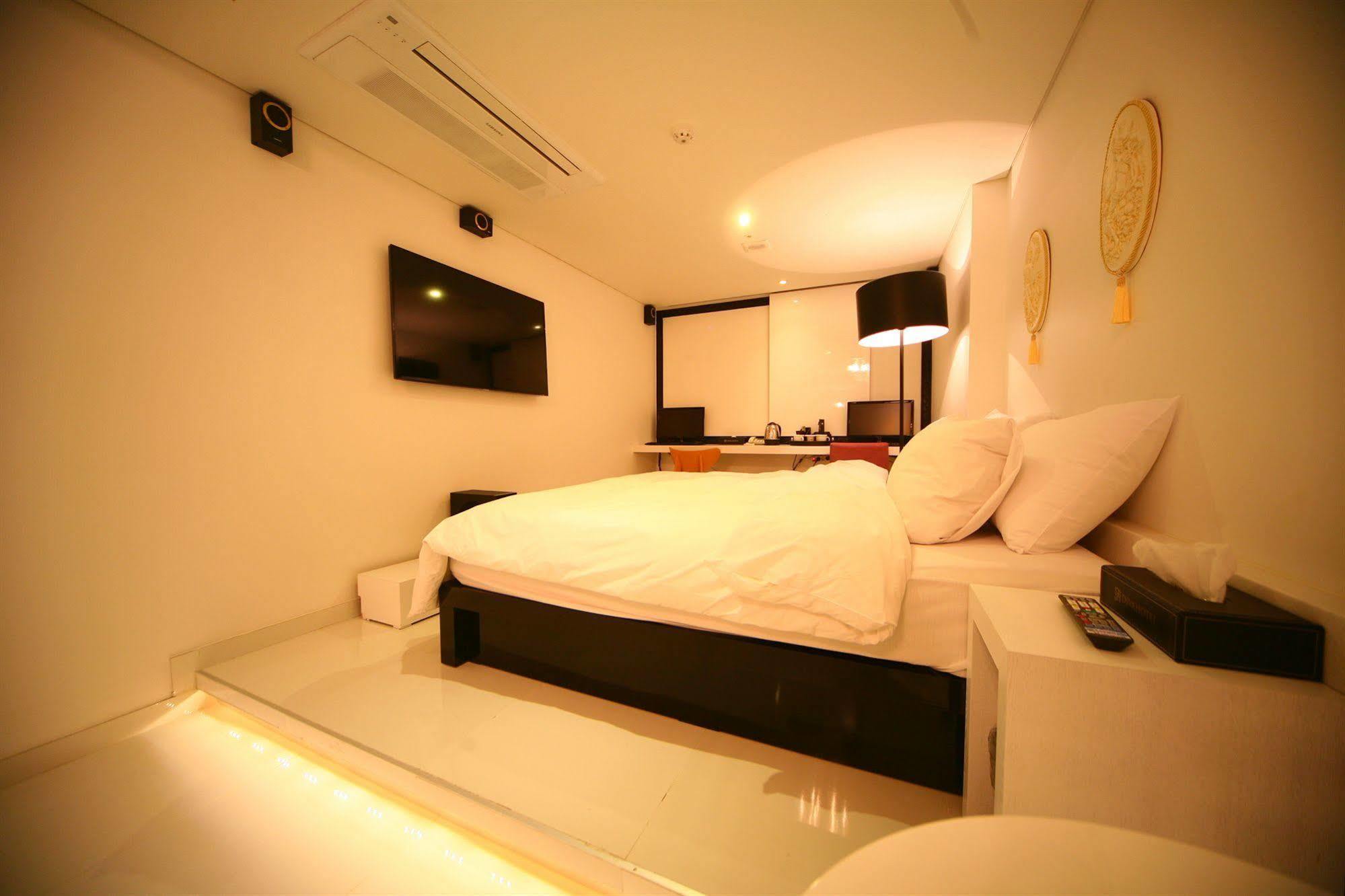 Diva Hotel Seoul Bagian luar foto