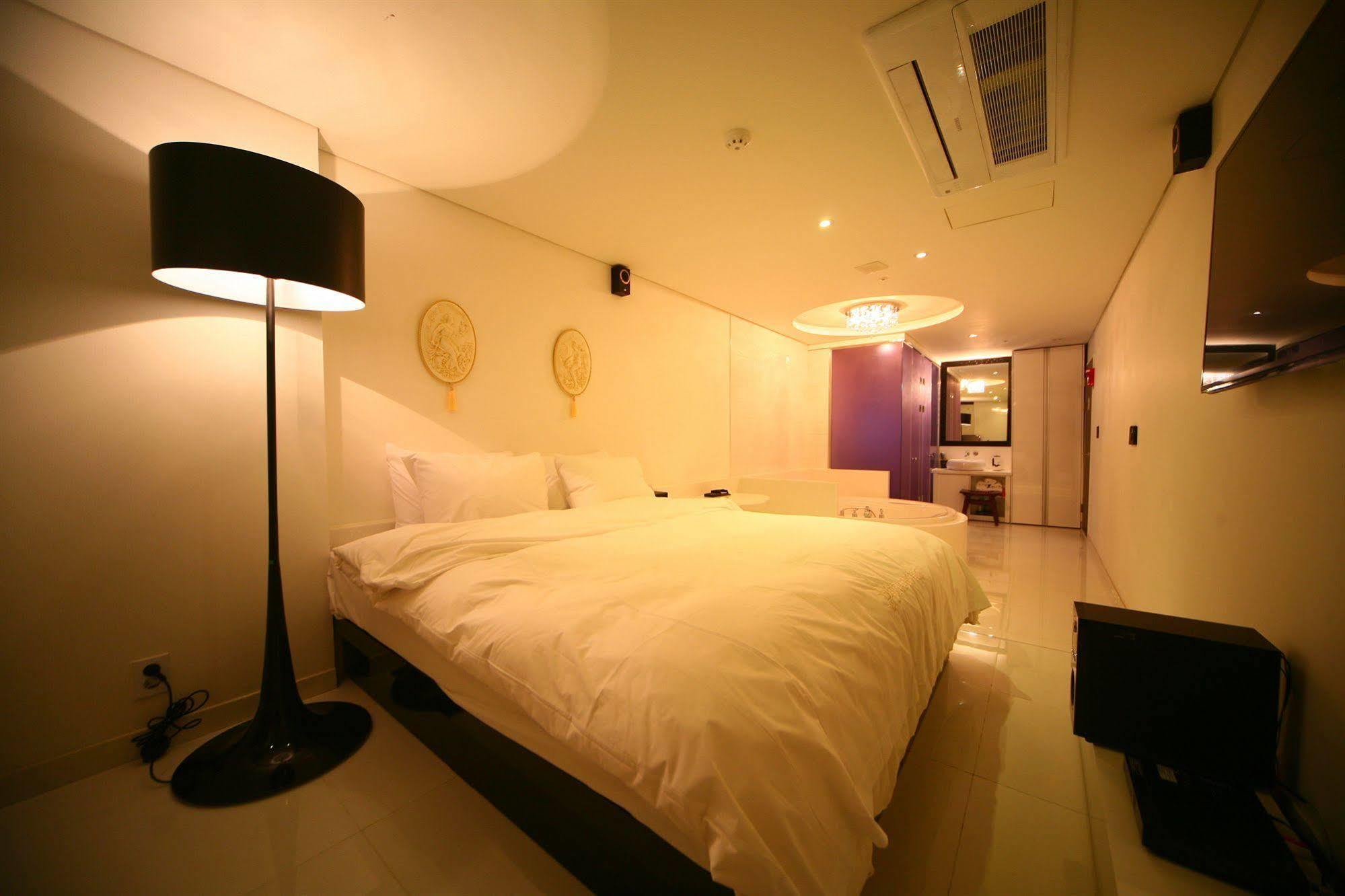 Diva Hotel Seoul Bagian luar foto
